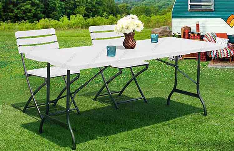 Foldable Garden Table: The Ideal Convenient Option for Nomadic Living